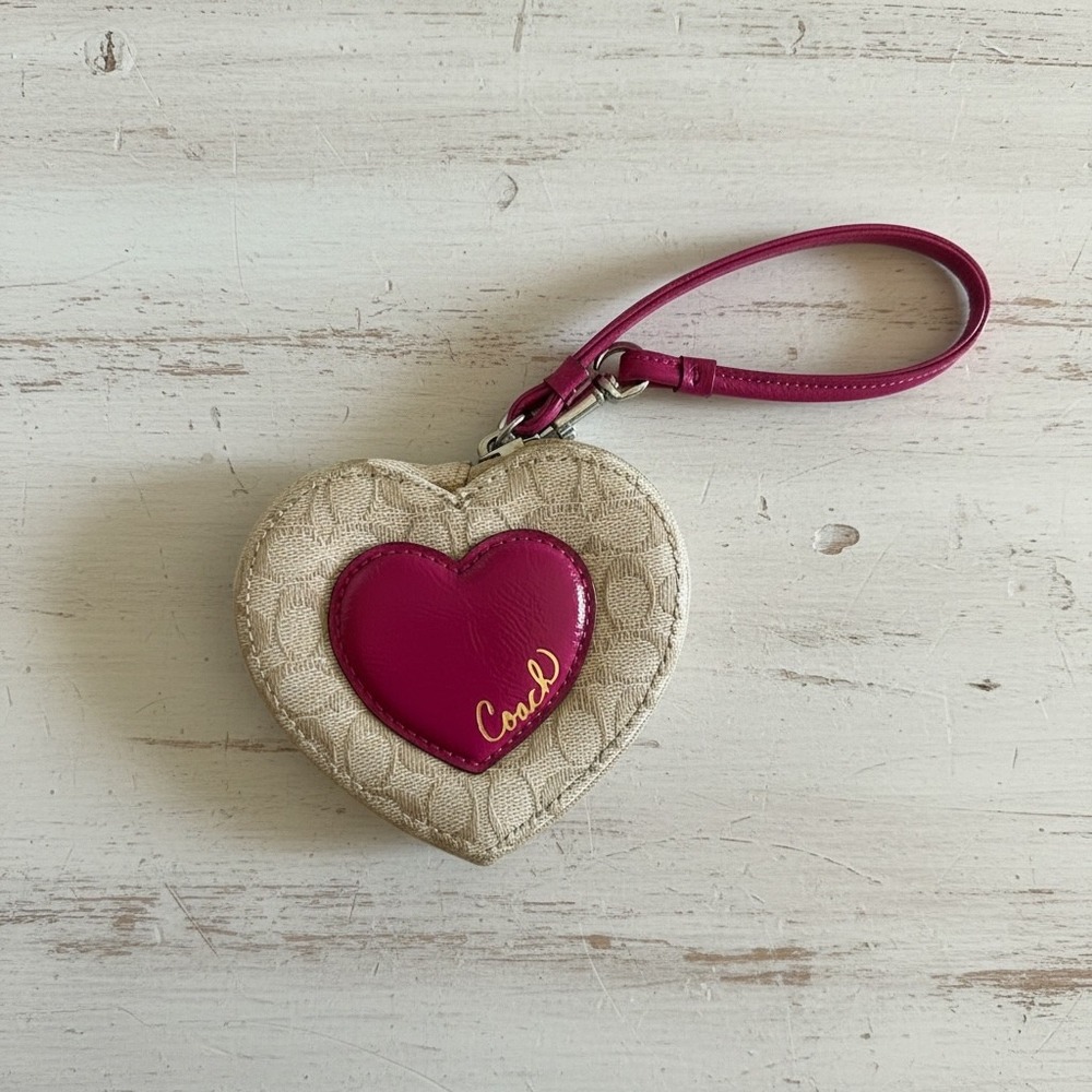 Coach Signature Heart Coin Purse Wristlet‎ Khaki Pink Patent Charm